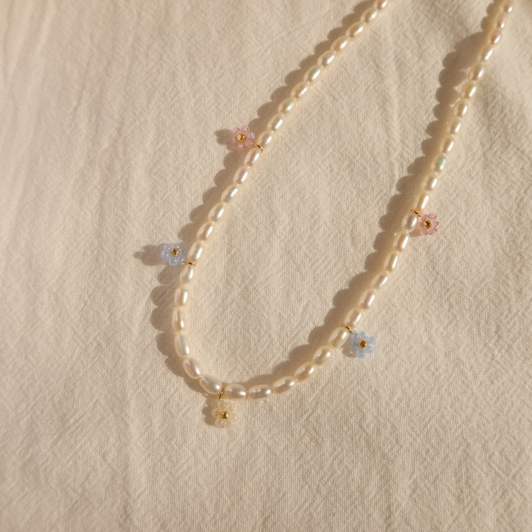 Daisy Pearl Necklaces