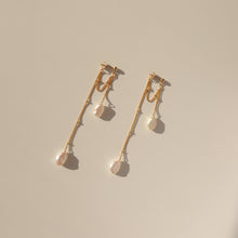 Load image into Gallery viewer, Tanya Pearl Dangle Earrings
