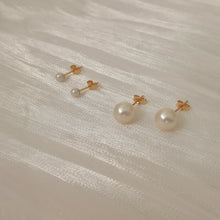 Load image into Gallery viewer, Athena Large Pearl Studs
