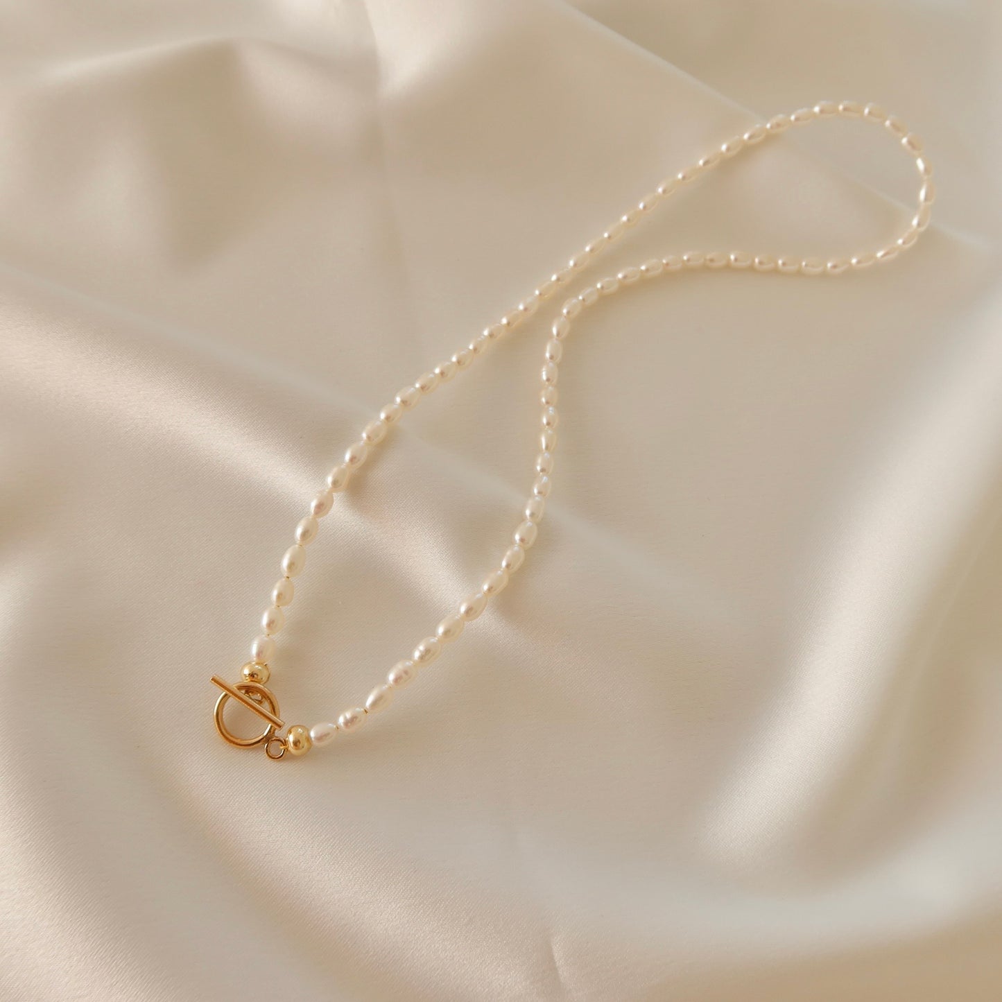 Vivian Mini Pearl Choker