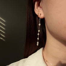 Load image into Gallery viewer, Raindrop Pearl Earrings
