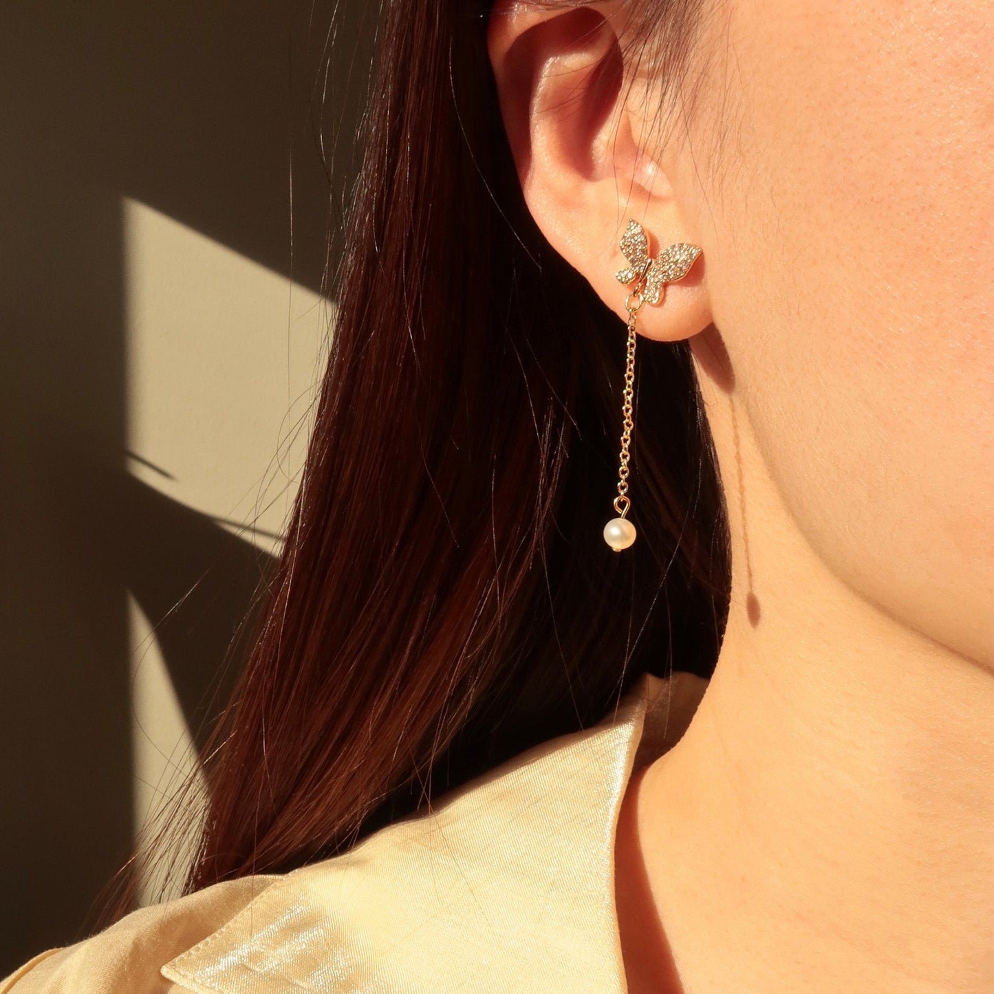 Butterfly and Pearl Dangle Earring