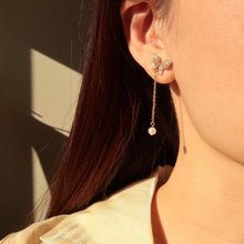 Load image into Gallery viewer, Butterfly and Pearl Dangle Earring
