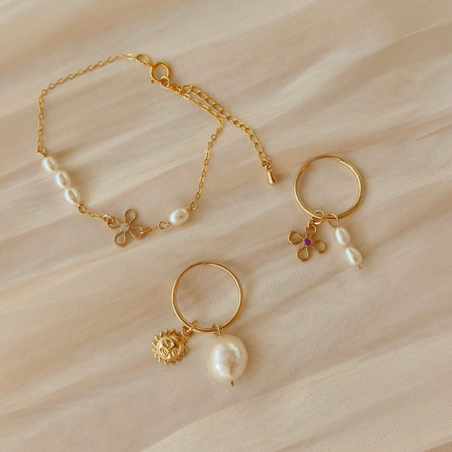 Clover and Pearl Bracelet