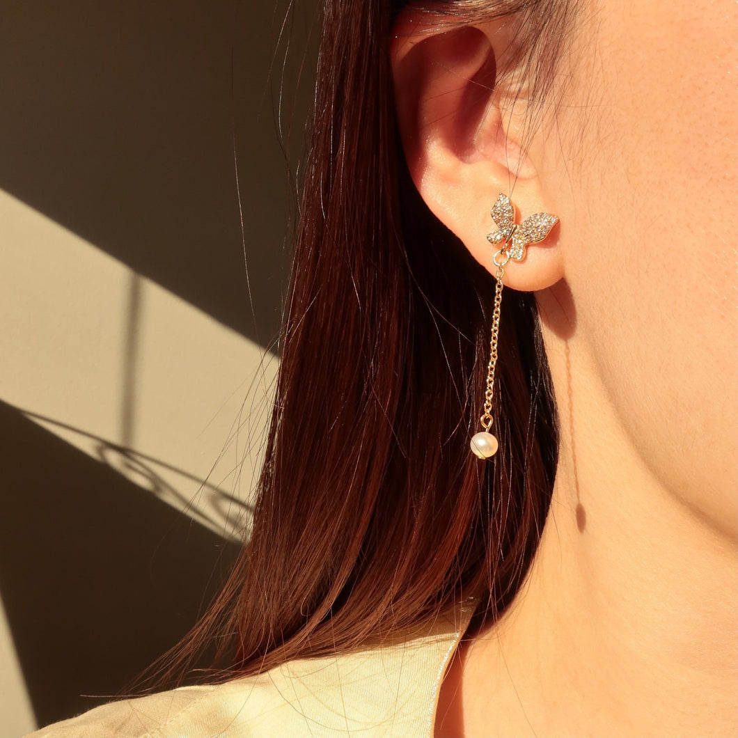 Butterfly and Pearl Dangle Earring