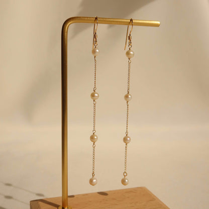 Pearl long drop earring 