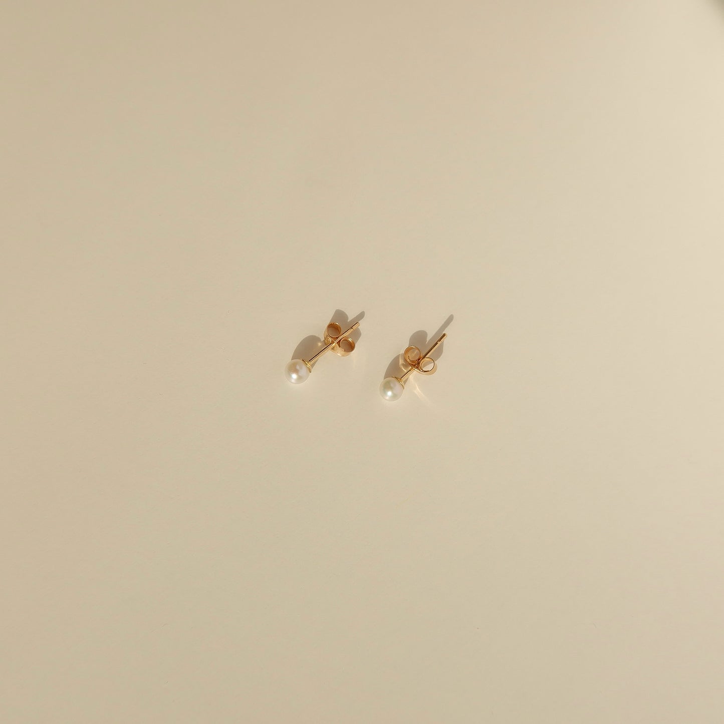 Petite Pearl Studs (18k Gold)