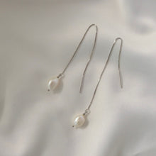 Load image into Gallery viewer, Cécile Pearl Threader Earrings
