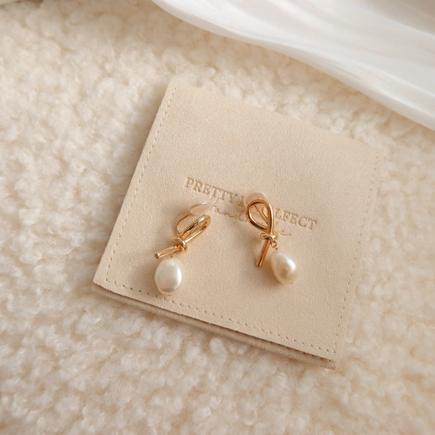 Noelle Pearl Earrings